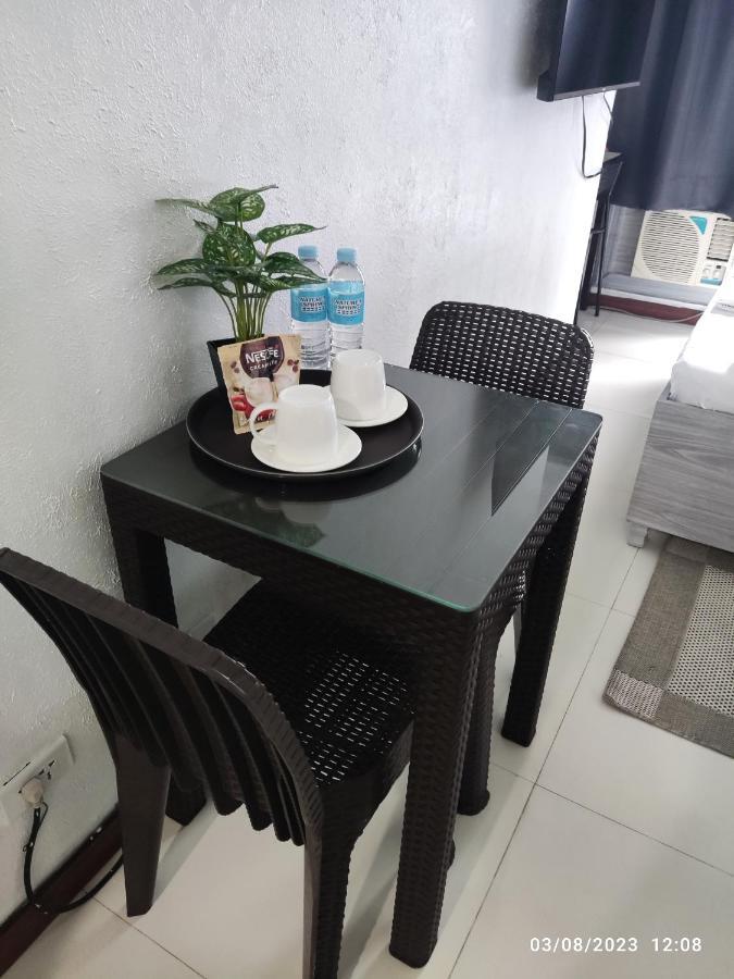 Citadel Inn Makati City Екстер'єр фото